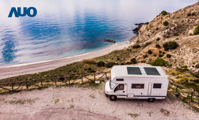 「可撓輕量化太陽光電板SunCurva」使用輕量特殊耐候型複合板取代傳統太陽能板的玻璃前板，不僅降低70%重量，每米平方僅3Kg；具有抗衝擊性能及通過電磁相容性測試，可應用於交通運輸工具，如露營車、遊艇等